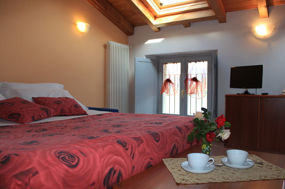 Residence Celeste Mezzegra ภายนอก รูปภาพ